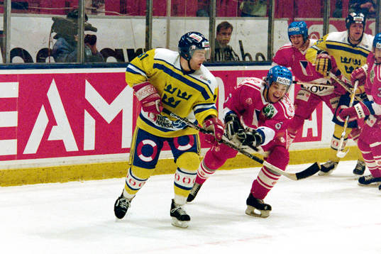 Peter Larsson, Sverige