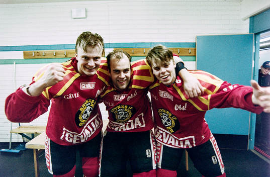 Anders Gozzi, Peter Larsson och Ove Molin jublar