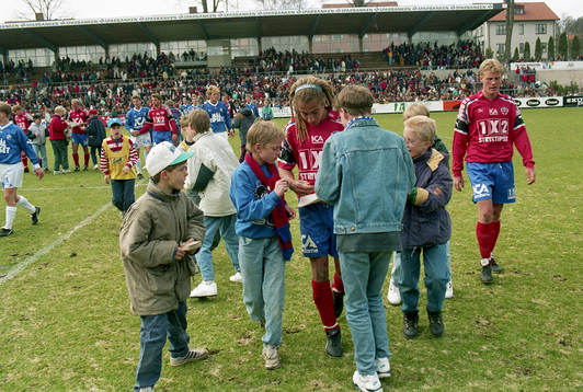 Henrik Larsson, Helsingborg skriver autografer