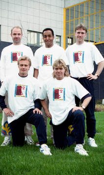 Bakre raden fr. v: Thomas Ravelli, Martin Dahlin och Jan