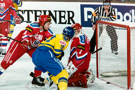 Ulf Dahlén, Sverige framför Trefilov, målvakt i Ryssland