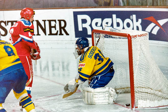 Tommy Söderström, målvakt i Sverige