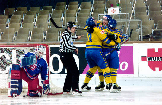 Peter Popovic, Ulf Dahlén och Charles Berglund, Sverige