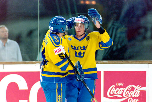 Patrik Juhlin och Peter Forsberg, Sverige jublar