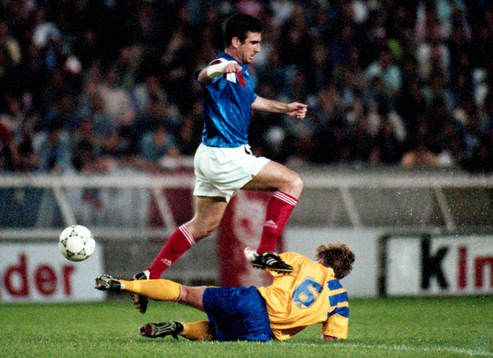 Eric Cantona stoppas Srefan Schwarz