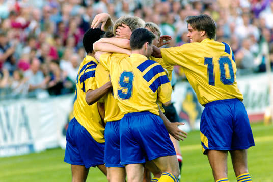 Rasmus Svensson, Sverige kramas om