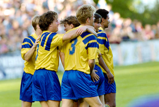 Rasmus Svensson, Sverige kramas om