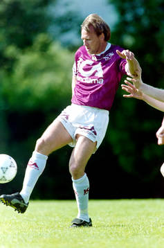 Dan Corneliusson, Qviding med bollen