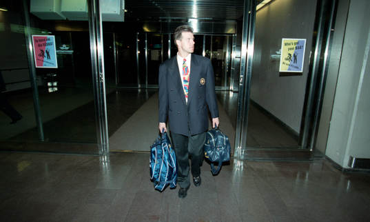 Roland Nilsson på väg till England