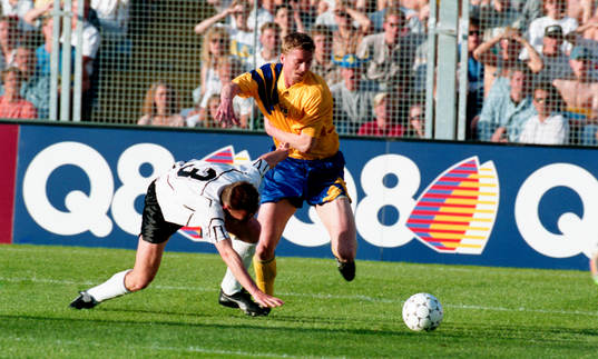 Johnny Ekström drar sin motståndare