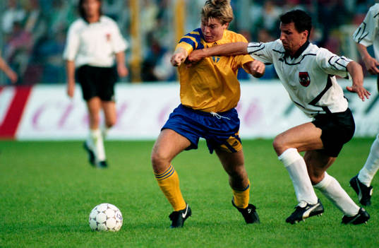 Tomas Brolin attackeras