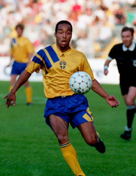 Martin Dahlin med bollen