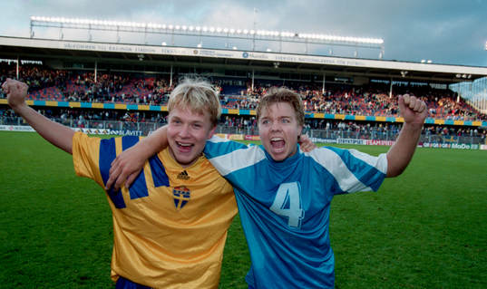 Pär Zetterberg och Tomas Brolin jublar