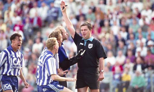 Thomas Ravelli, Göteborg, Rune Larsson, Domare