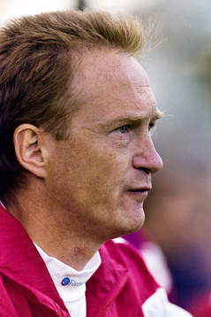 Lars-Olof Mattsson, tränare i Degerfors