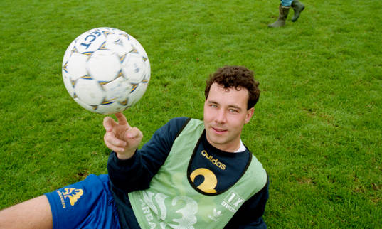 Stefan Rehn jonglerar