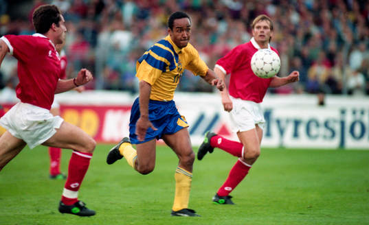 Martin Dahlin uppvaktas