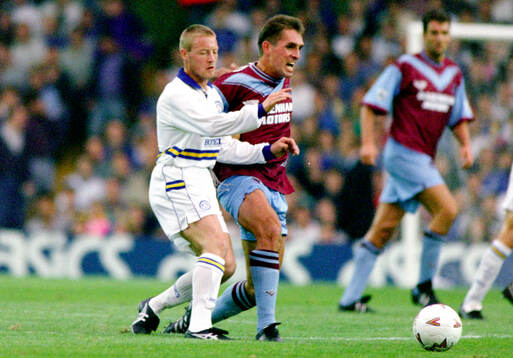 David Batty of Leeds against Martin Allen of West Ham