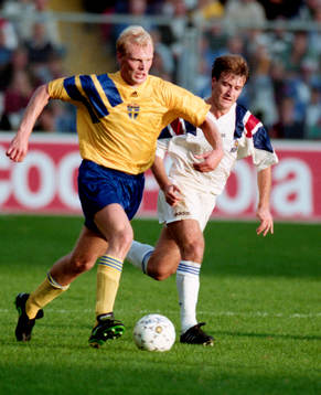 Klas Ingesson med bollen
