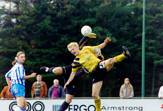 Percy Olsson, Hässleholm framför uddevallas målvakt
