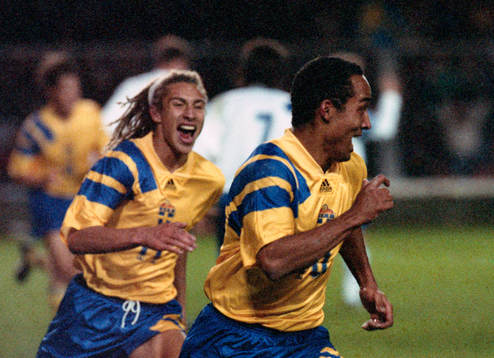 Martin Dahlin och Henrik Larsson jublar