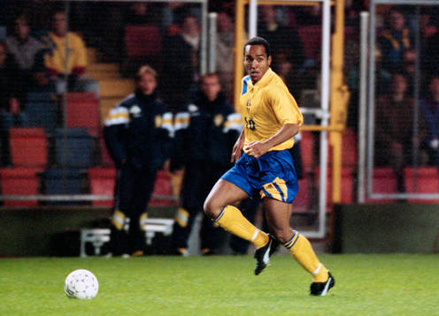 Martin Dahlin med bollen