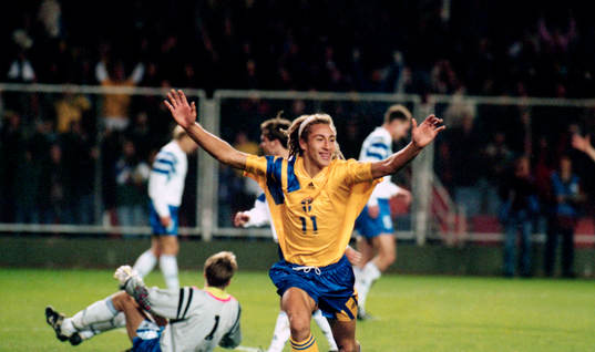 Henrik Larsson jublar