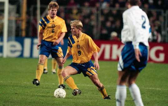 Pär Zetterberg med bollen