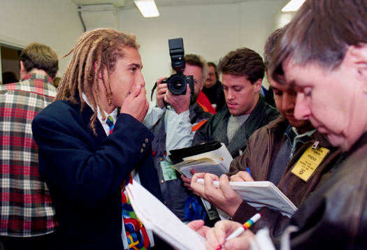 Henrik Larsson möter media