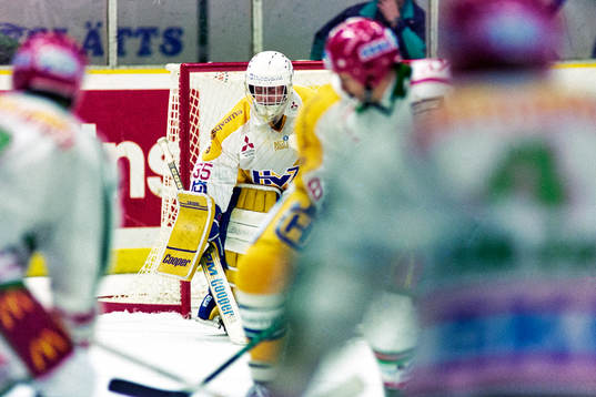 Peter Åslin, målvakt