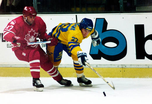 Bläddra bland fler bilder av Ishockey, Deutschland Cup, Sverige - Canada, 1-3