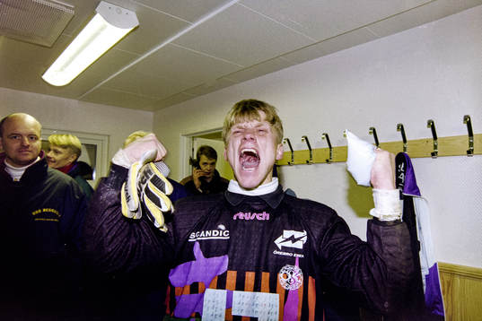 Örebros målvakt Anders Karlsson jublar