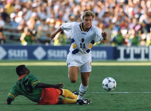 Fotbolls-VM i USA. Sverige-Kamerun. Tomas Brolin jagar