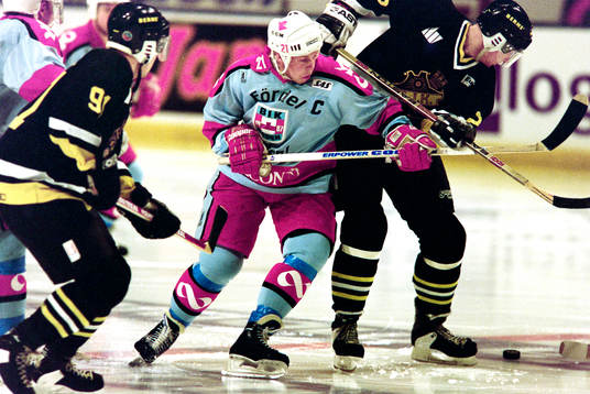 Mikael Lindholm, Boden i kamp om pucken