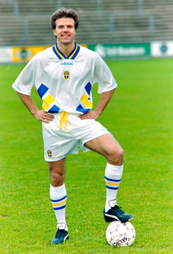 Bläddra bland fler bilder av Fotboll, Sverige, ny landslagsdräkt