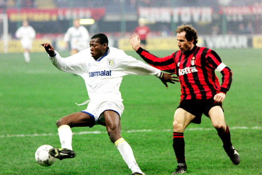 Faustino Asprilla, Parma uppvaktas av milans Franco Baresi