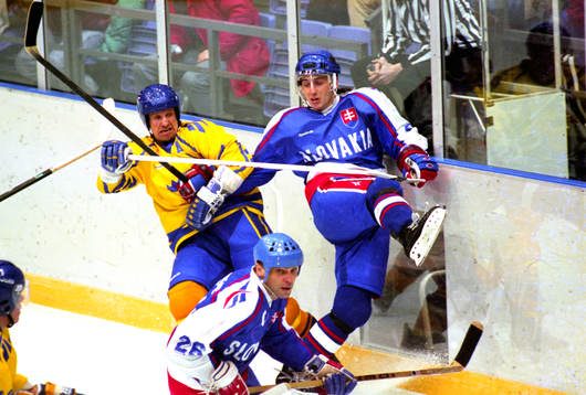 Tomas Jonsson, Sverige