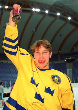 Peter Forsberg, Sverige. (Guld)