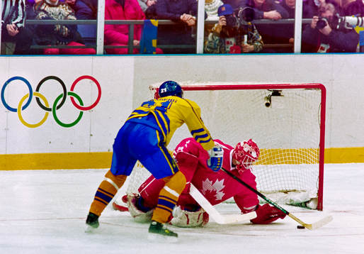 Peter Forsberg grundlurar kanadas målvakt och slår in
