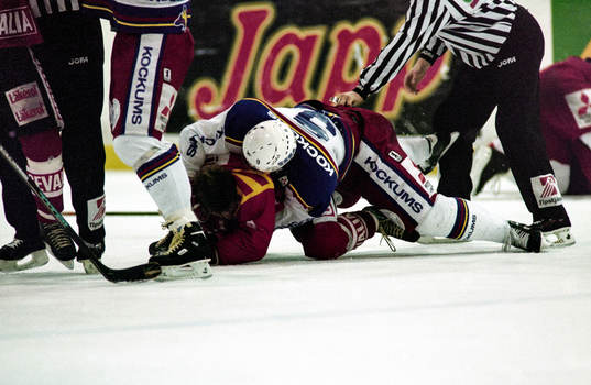 Malmös Robert Svehla i bråk med en brynässpelare
