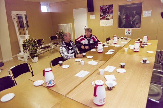 Torben Storm, tränare i Landskrona och Hans Backe,
