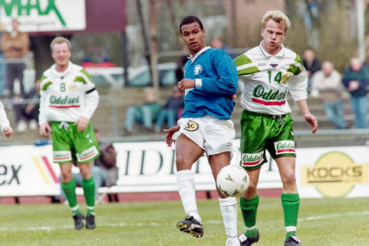 Issa Manglind, Trelleborg med bollen och Peter Thörnqvist,