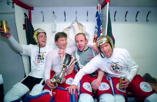 Pekka Lindmark MIF. Glädje. Pokal. SM-Guld