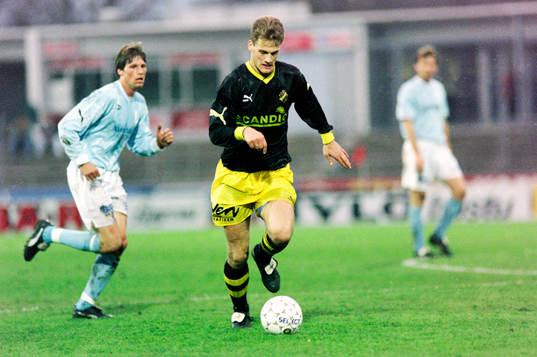 Gary Sundgren, AIK med bollen