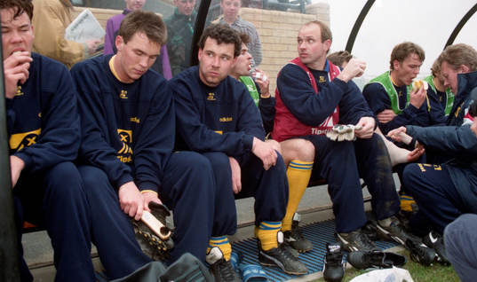 Avbrott i träningen. Joachim Björklund, Patrik Andersson,