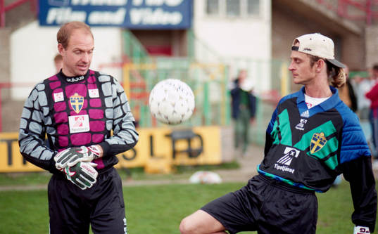 Thomas Ravelli och Thomas "Orup" Eriksson tränar