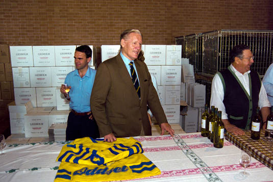 Sverige på vinprovning hos Nils Liedholm
