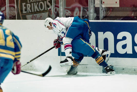 Frankrikes Stephan Barin i närkamp
