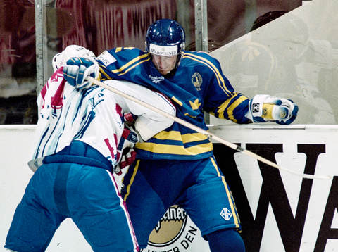 Frankrikes Pierrick Maia i närkamp