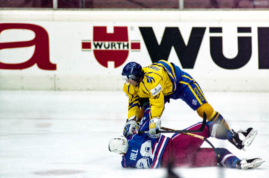 Roger Hansson, Sverige stoppar Sean Hill, USA